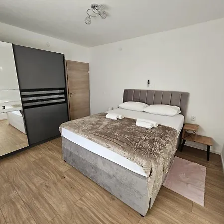 Апартаменты Three Bedroom Задар