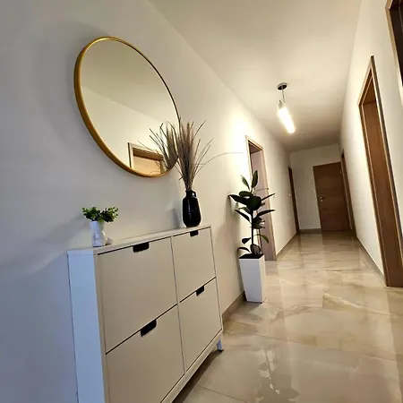 Lägenhet Three Bedroom