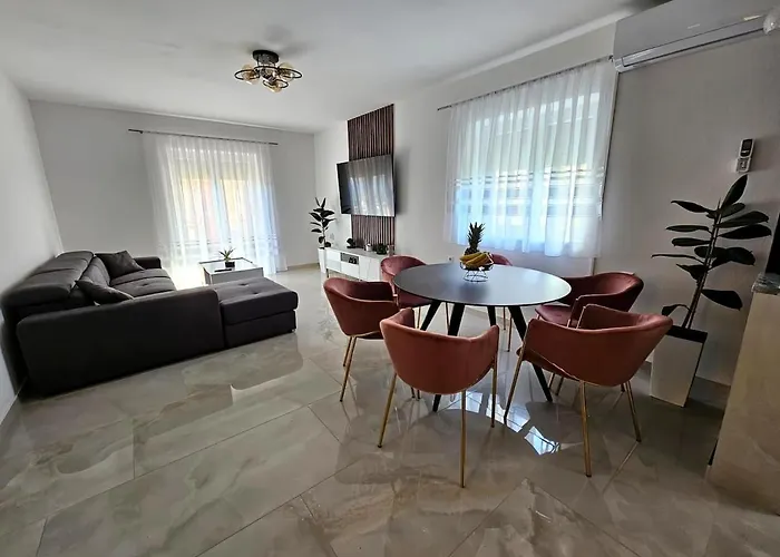 Three Bedroom Apartment Zadar